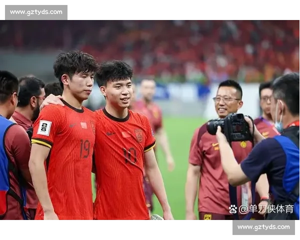 国足迎战中国香港：客队剑指破门保平，边路对决暗藏玄机